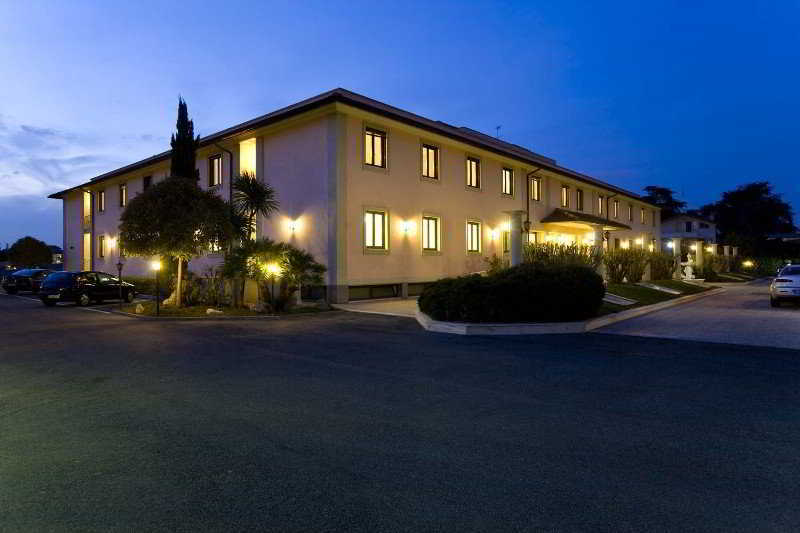 Hotell Alba 4*